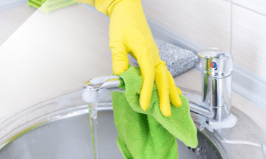 How to Clean Your Kitchen Faucet Head Like a Pro