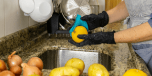 cleaning fruits and vegetables 